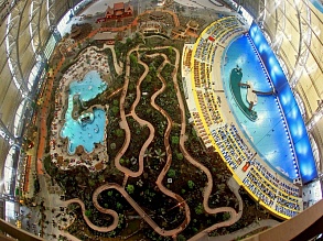 Самый большой крытый аквапарк в мире